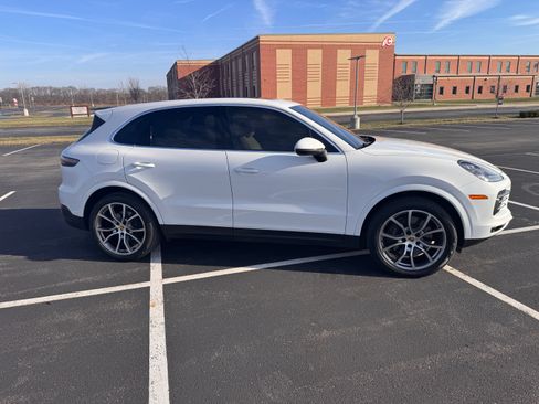 Used 2021 Porsche Cayenne image 5