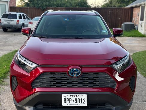 Used 2022 Toyota RAV4 XLE w/ Convenience Package AWD/4WD image 15