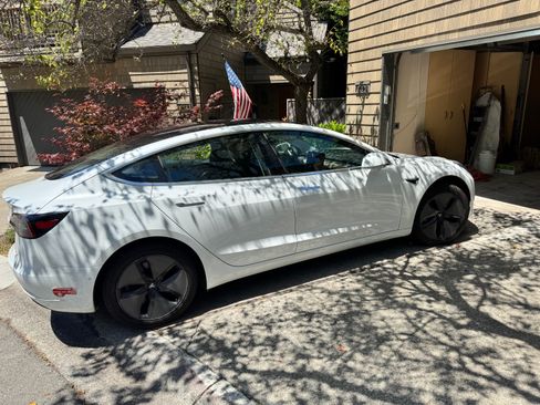 Used 2018 Tesla Model 3 Long Range RWD image 6