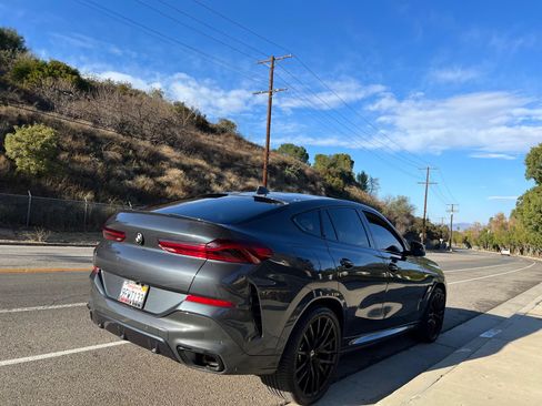 Used 2022 BMW X6 xDrive40i w/ Executive Package image 14