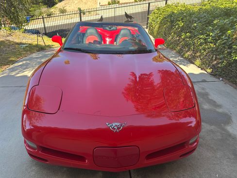 Used 2003 Chevrolet Corvette Convertible w/ Preferred Equipment Group1 image 11