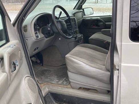 Used 2004 Chevrolet Astro Passenger AWD w/ LS Preferred Equipment Group image 11