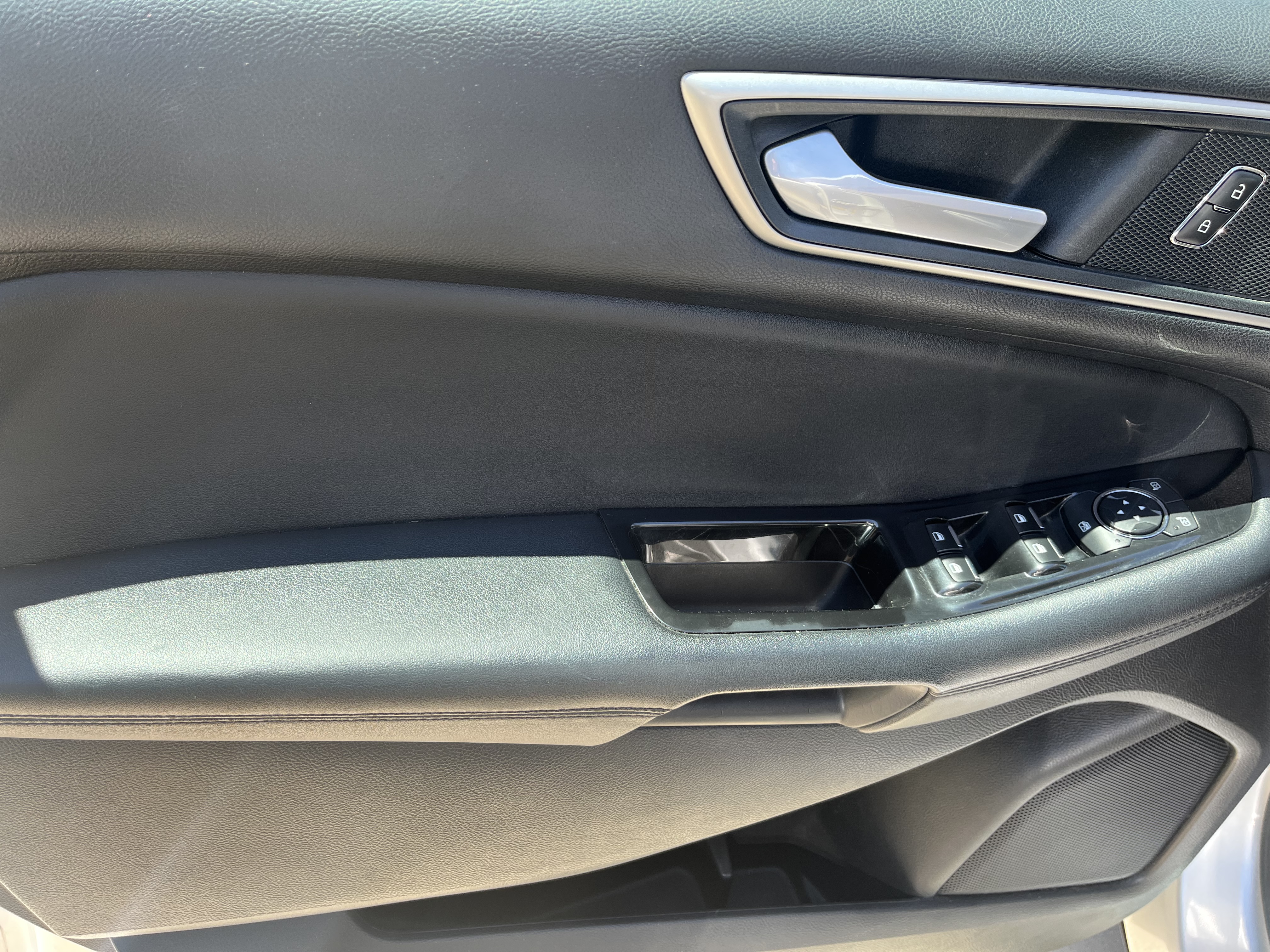 Used 2019 Ford Edge SEL w/ Equipment Group 201A FWD image 11