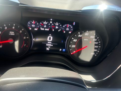 Used 2023 Chevrolet Camaro SS RWD image 9