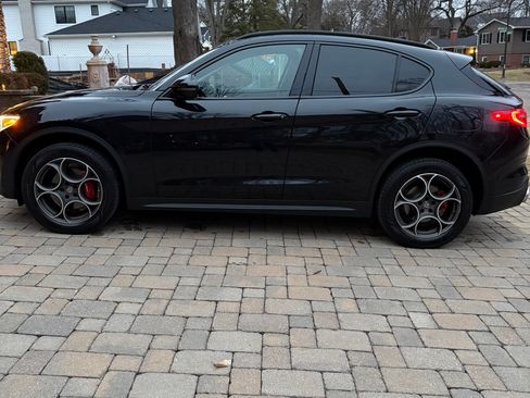 Used 2018 Alfa Romeo Stelvio Sport w/ Quick Order Package 22J Sport image 2