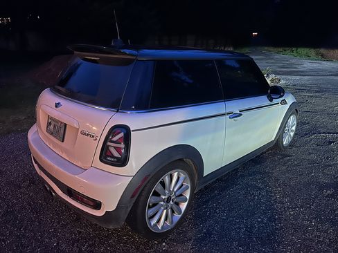 Used 2013 MINI Cooper S image 2