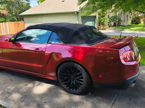Used 2011 Ford Mustang GT Premium RWD image 5