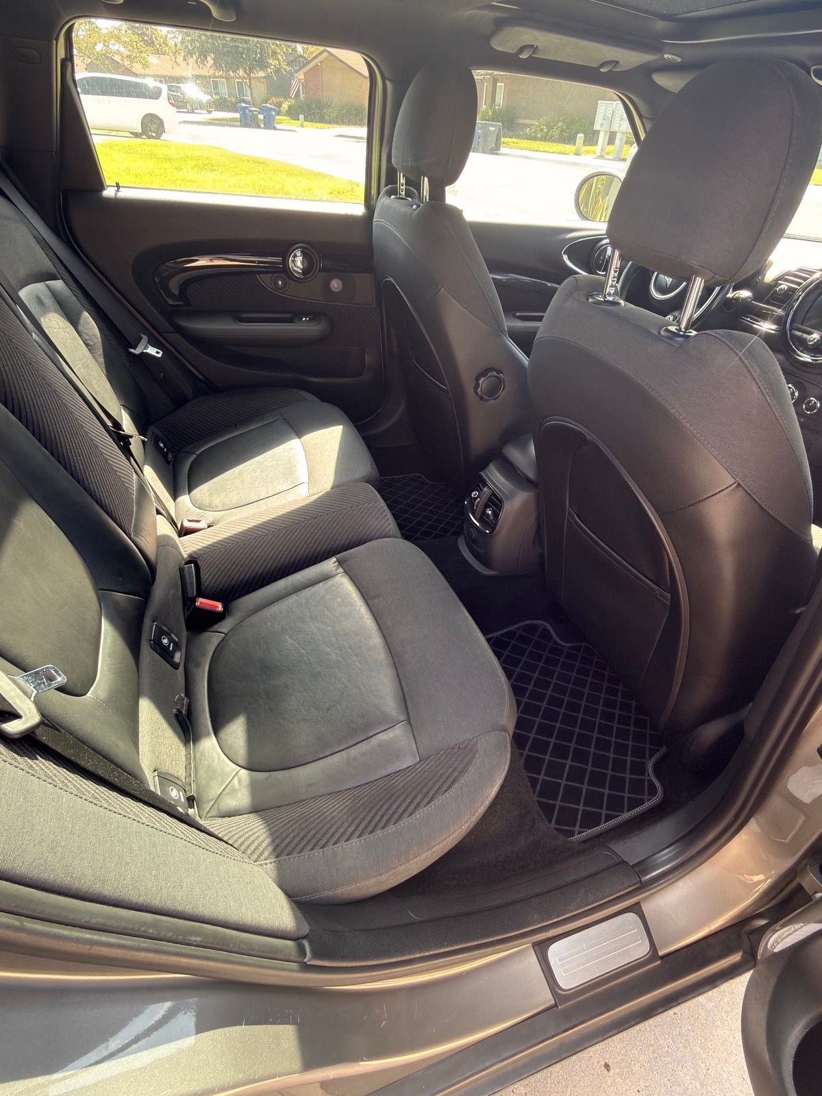 Used 2016 MINI Cooper Clubman FWD image 8