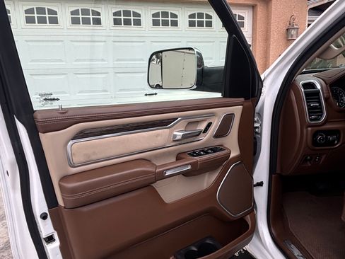 Used 2020 RAM 1500 Laramie image 12