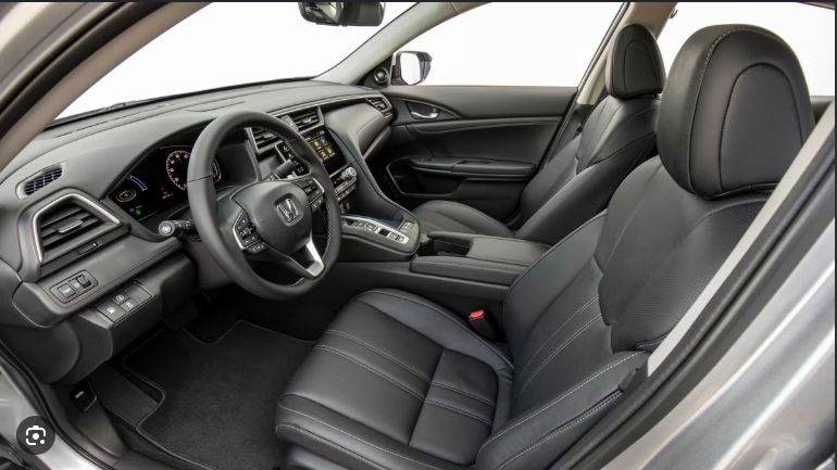 Used 2020 Honda Insight Touring image 2