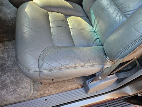 Used 1999 Chevrolet Tahoe Z71 w/ Comfort & Security Pkg image 35