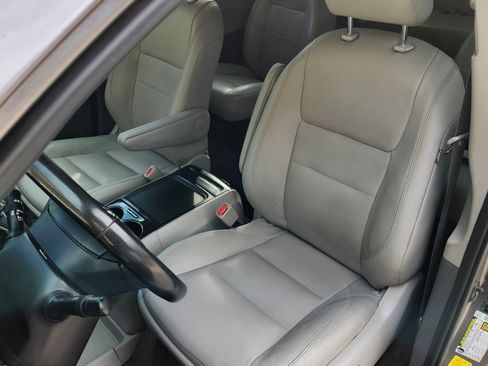 Used 2020 Toyota Sienna XLE Premium image 16