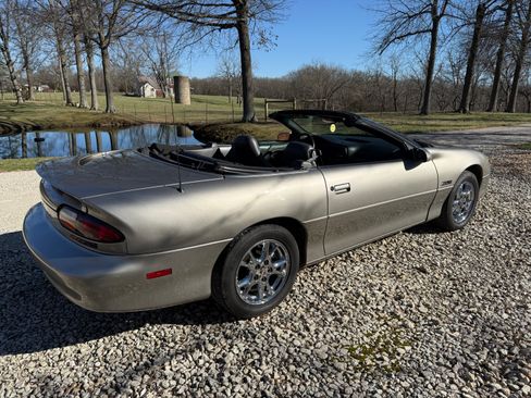 Used 2002 Chevrolet Camaro Z28 image 9