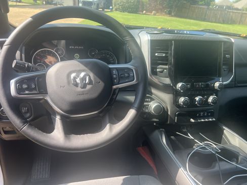 Used 2025 RAM 1500 Big Horn AWD/4WD image 5