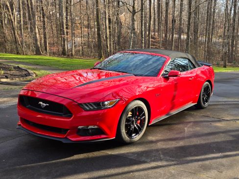 Used 2017 Ford Mustang GT Premium w/ Equipment Group 401A image 5