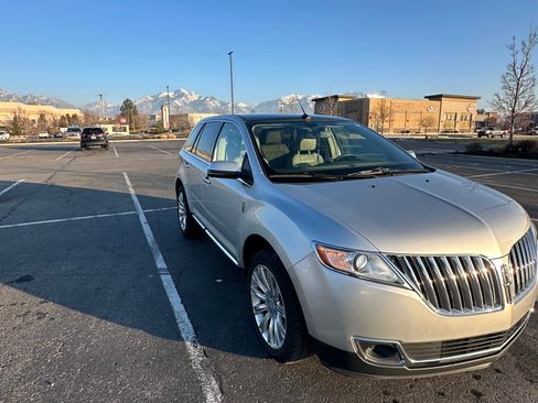 Used 2013 Lincoln MKX AWD image 12