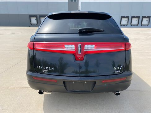 Used 2015 Lincoln MKT AWD image 8