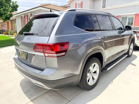 Used 2018 Volkswagen Atlas SE FWD image 2