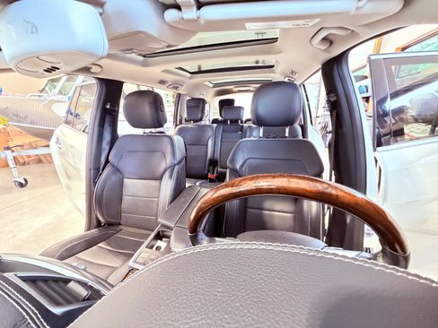 Used 2013 Mercedes-Benz GL 550 4MATIC image 11