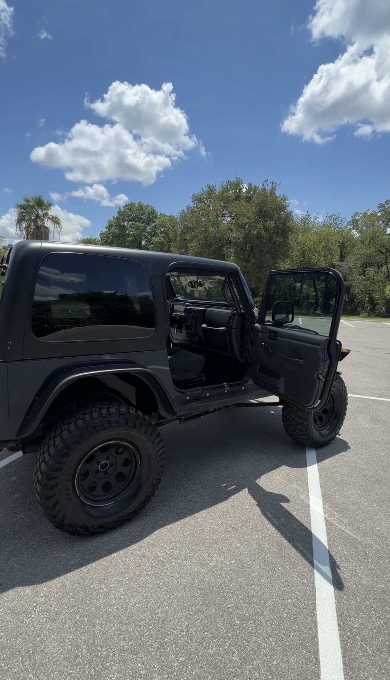 Used 2004 Jeep Wrangler Rubicon w/ Dual Top Group AWD/4WD image 12