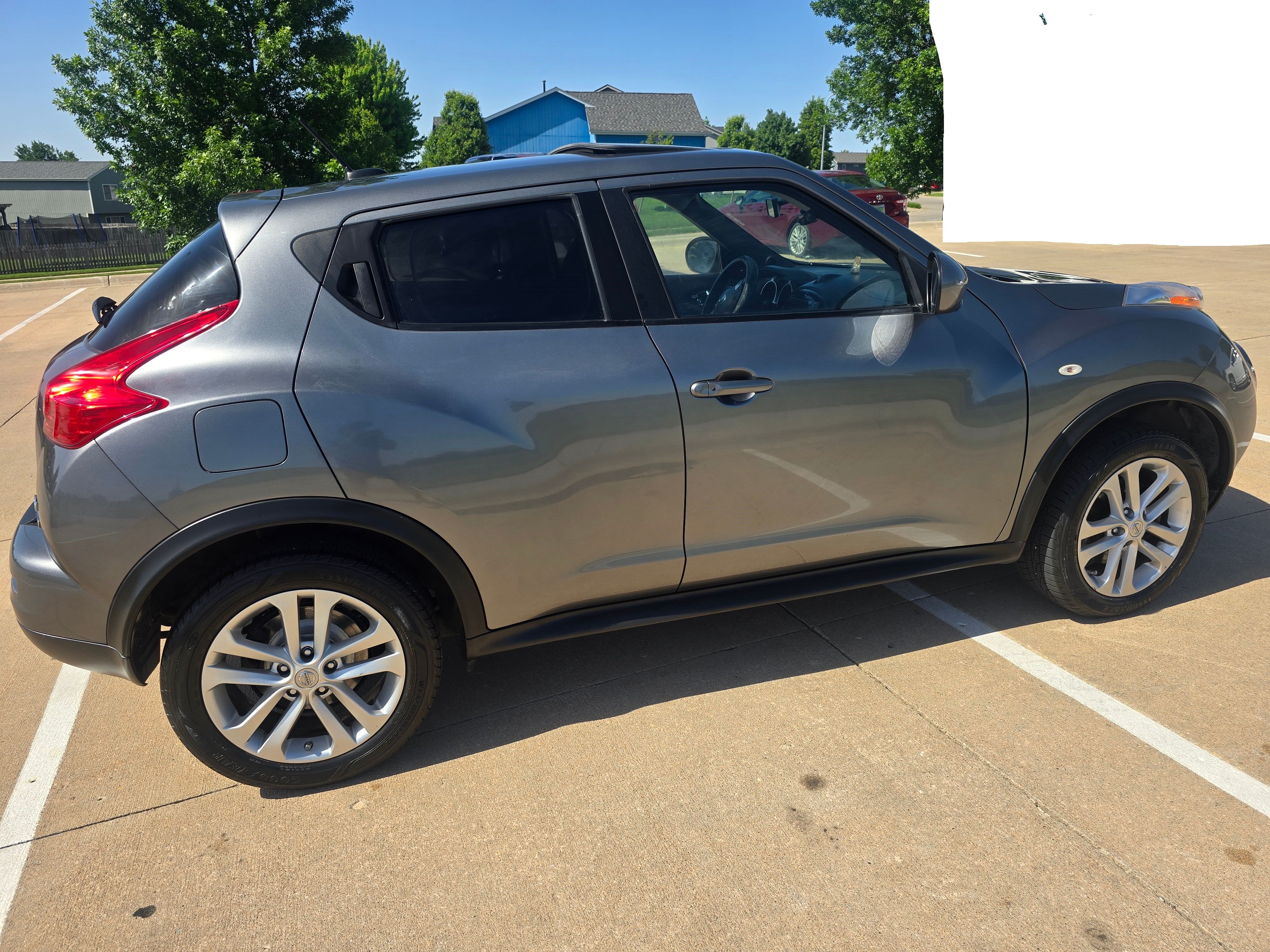 Used 2013 Nissan Juke SV FWD image 5