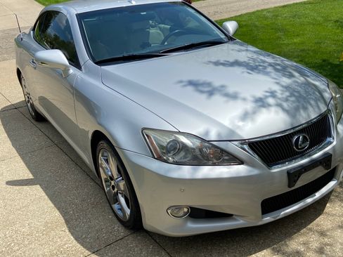 Used 2010 Lexus IS 250C RWD image 6