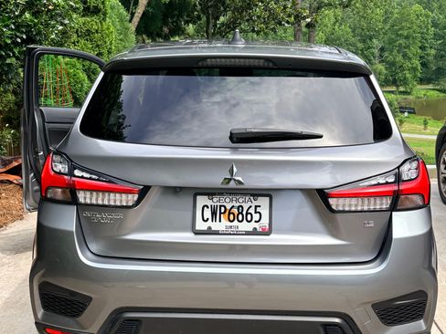 Used 2021 Mitsubishi Outlander Sport SE FWD image 10