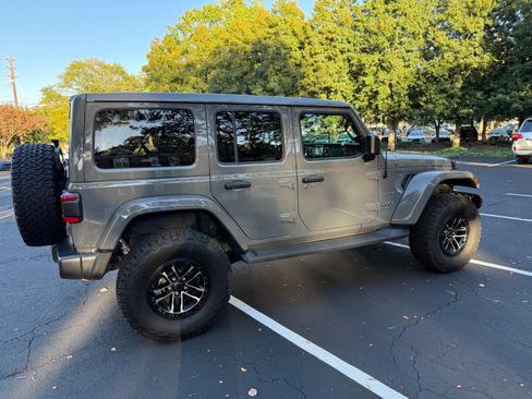 Used 2021 Jeep Wrangler Unlimited Sahara w/ Cold Weather Group image 6