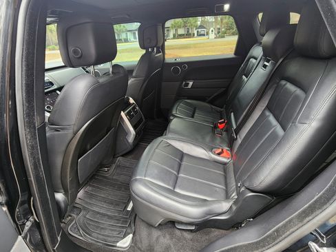 Used 2020 Land Rover Range Rover Sport SE image 10
