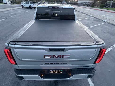 Used 2022 GMC Sierra 1500 Denali AWD/4WD image 11