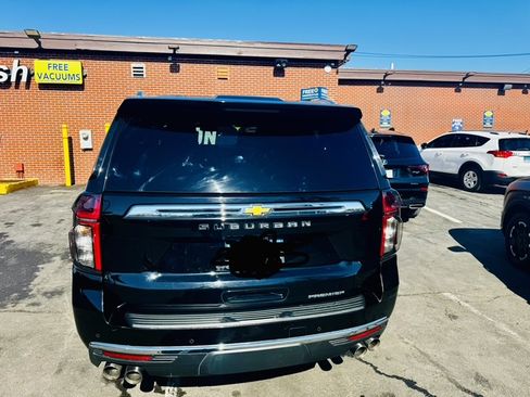 Used 2023 Chevrolet Suburban Premier image 5