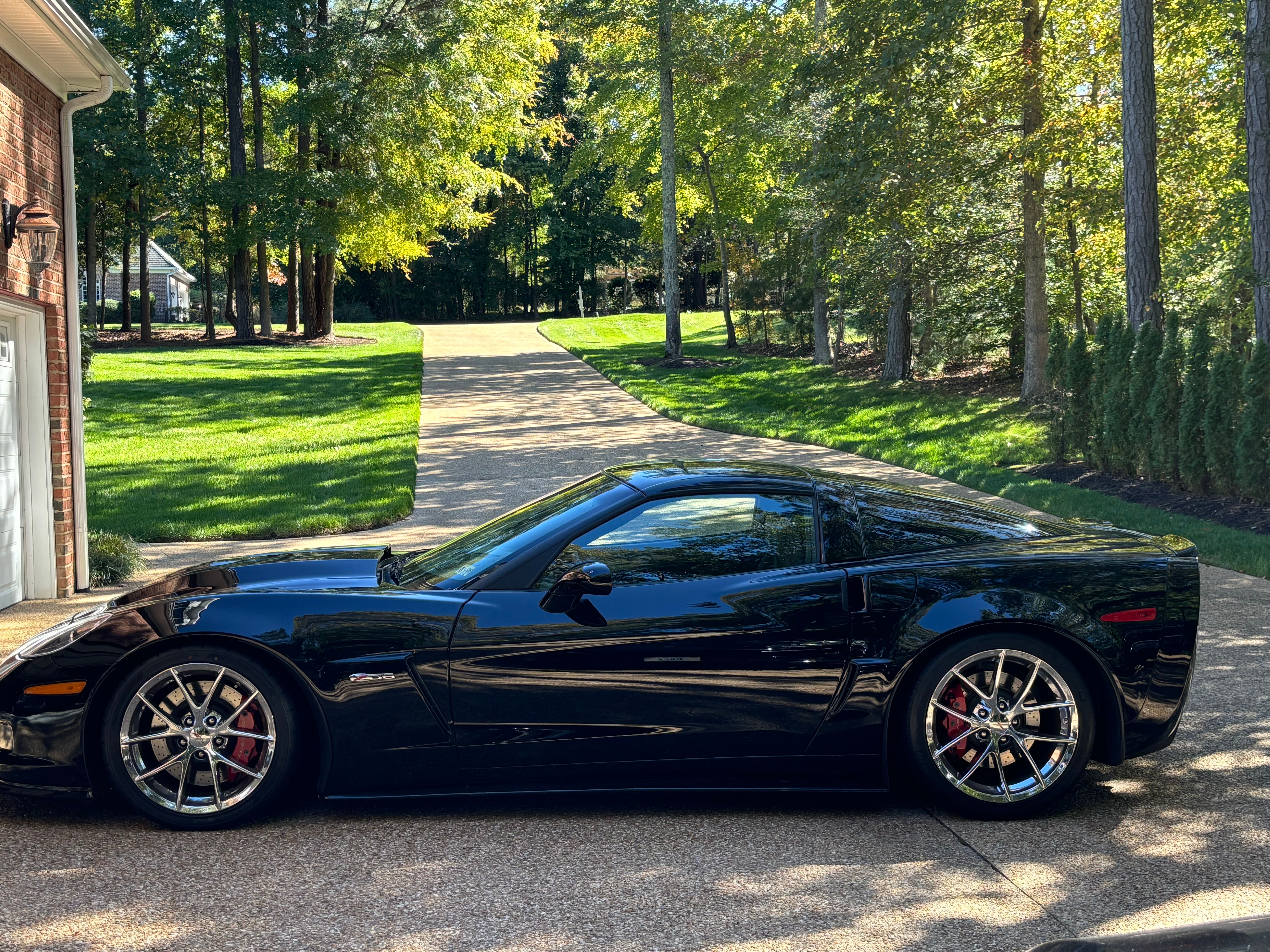 Used 2011 Chevrolet Corvette Z06 w/ Preferred Equipment Group RWD image 9