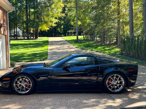 Used 2011 Chevrolet Corvette Z06 w/ Preferred Equipment Group image 9