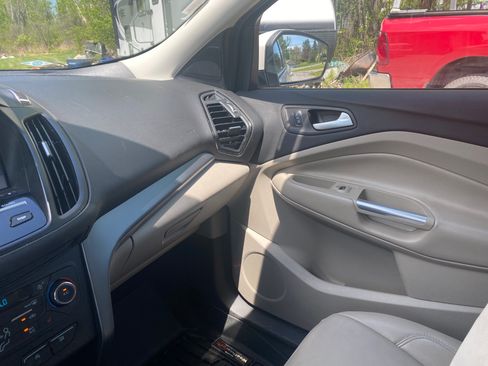 Used 2017 Ford Escape Titanium AWD/4WD image 8