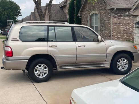Used 2000 Lexus LX 470 4WD image 1