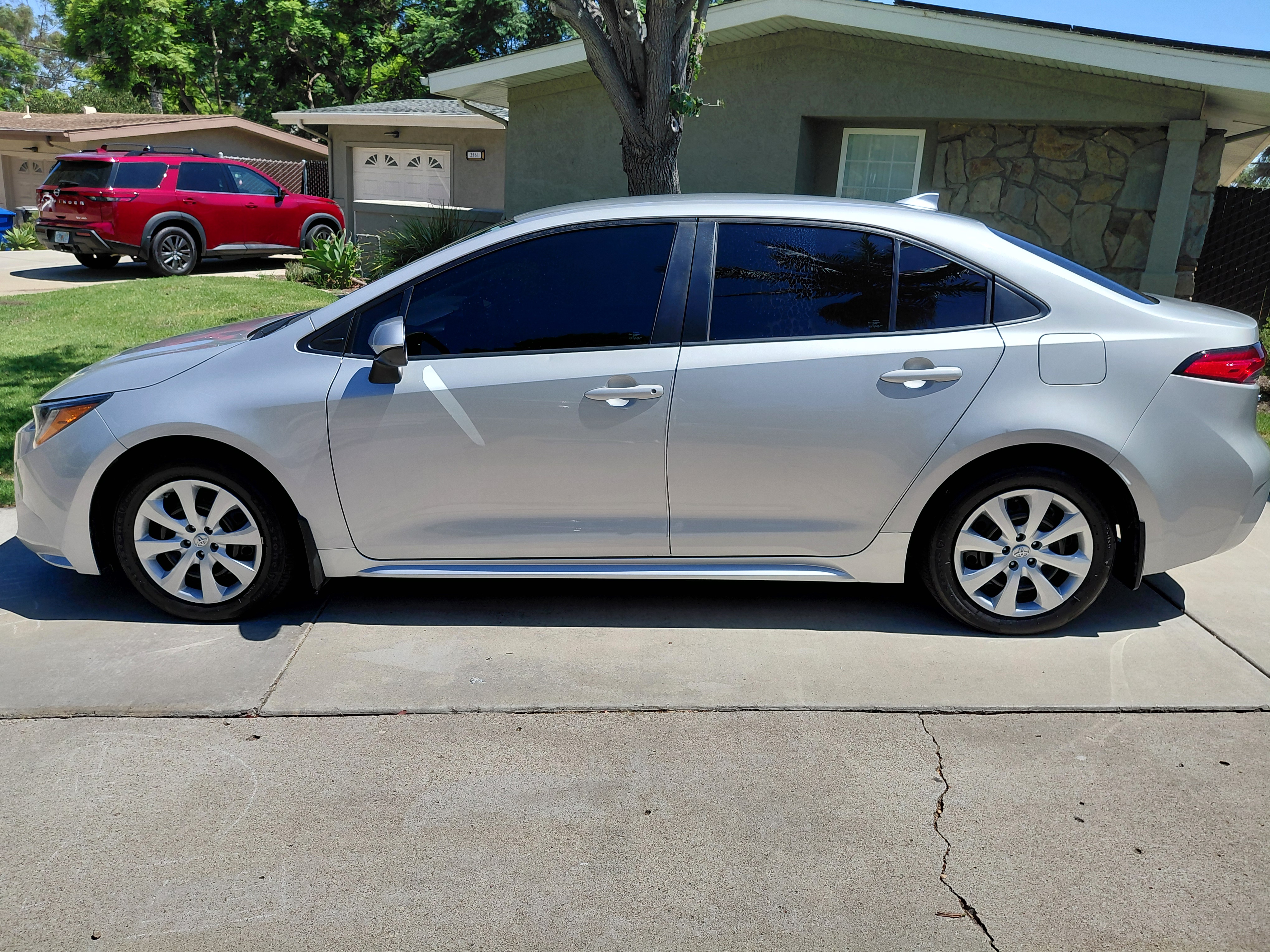 Used 2022 Toyota Corolla LE FWD image 4