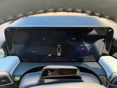 Used 2025 Lincoln Aviator Reserve image 9