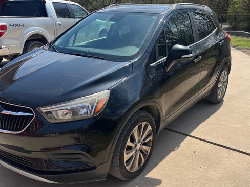 Used 2017 Buick Encore Preferred image 2