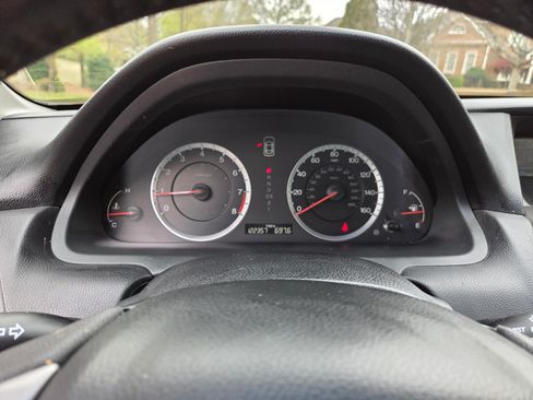 Used 2012 Honda Accord EX-L image 2