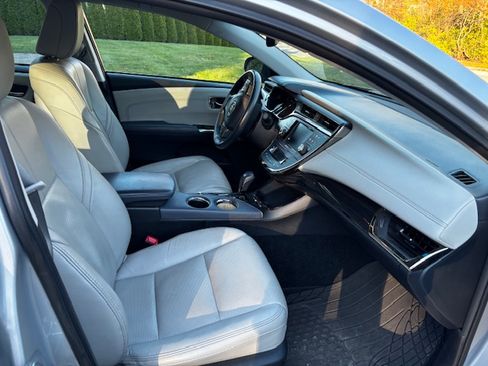 Used 2014 Toyota Avalon Limited image 20