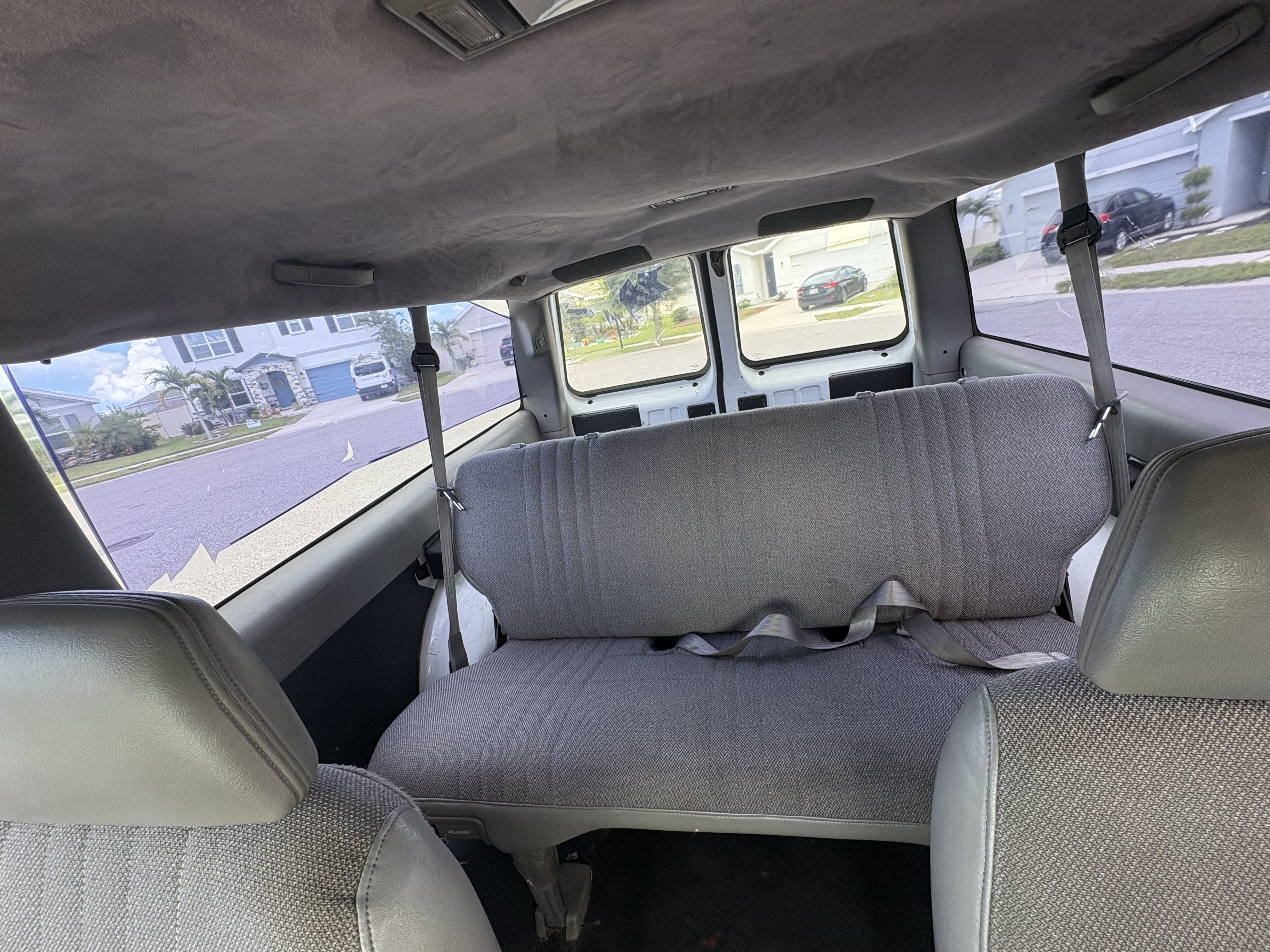 Used 1997 Chevrolet Tahoe 4WD 2-Door w/ Skid Plate Pkg image 9