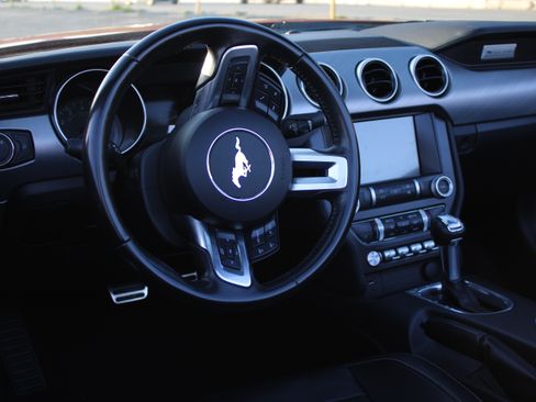 Used 2022 Ford Mustang Premium image 5