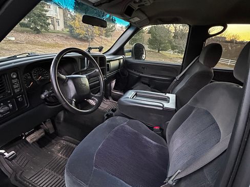 Used 2001 Chevrolet Silverado 1500 LS w/ Off-Road Skid Plate Pkg image 9