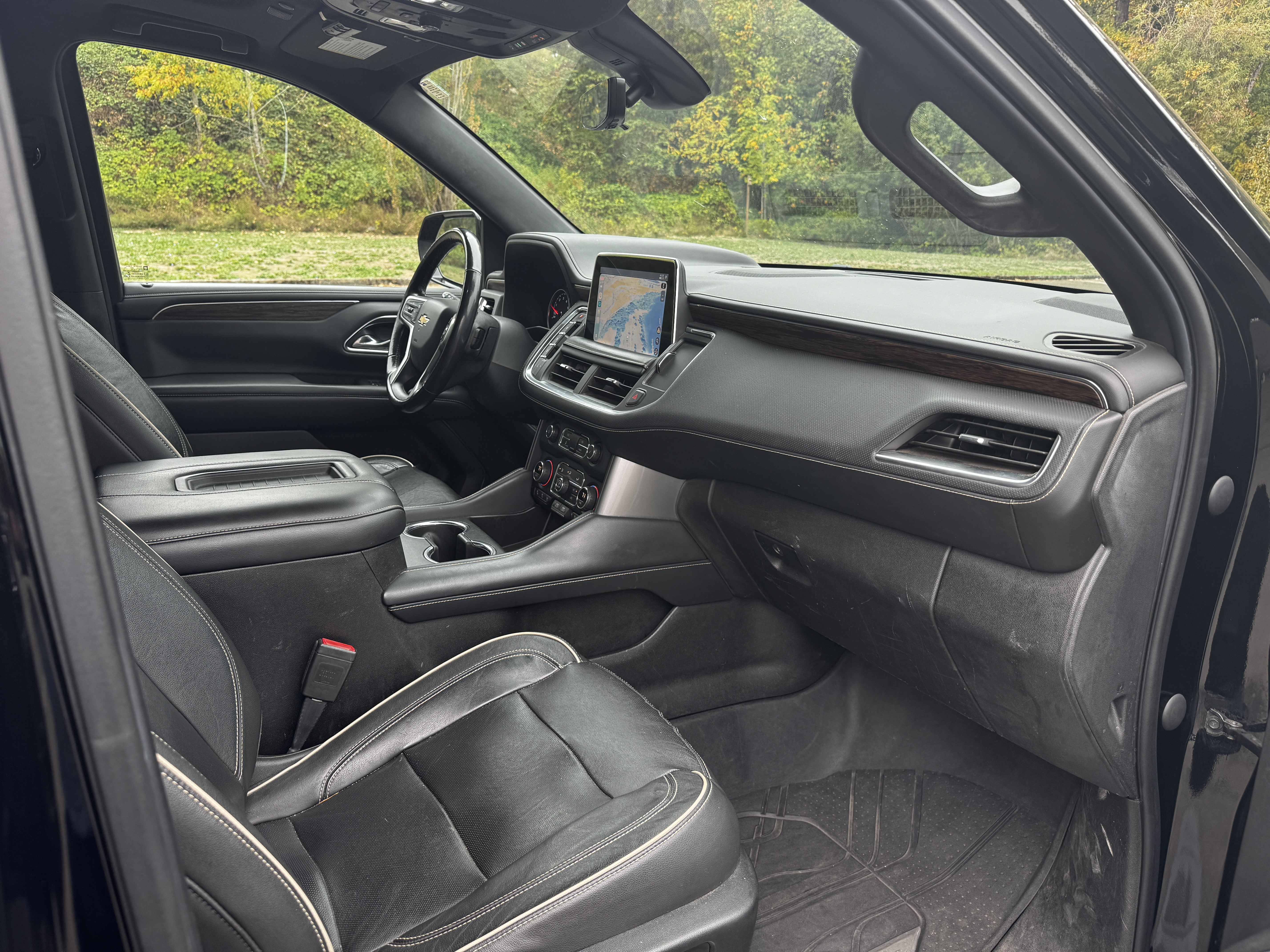 Used 2021 Chevrolet Tahoe Premier w/ Premium Package AWD/4WD image 13