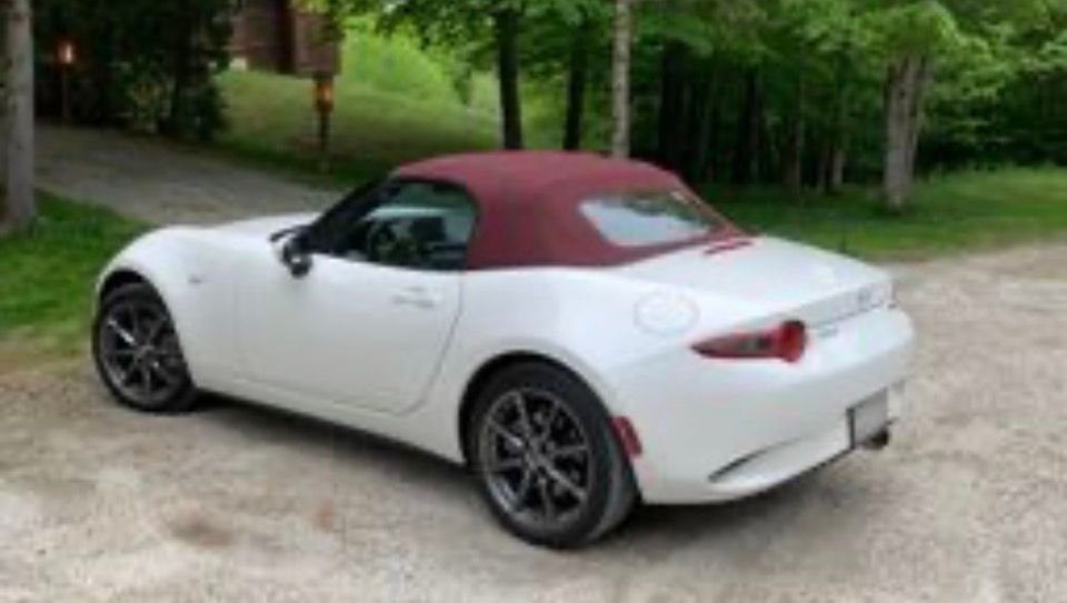 Used 2018 MAZDA MX-5 Miata Grand Touring RWD image 4