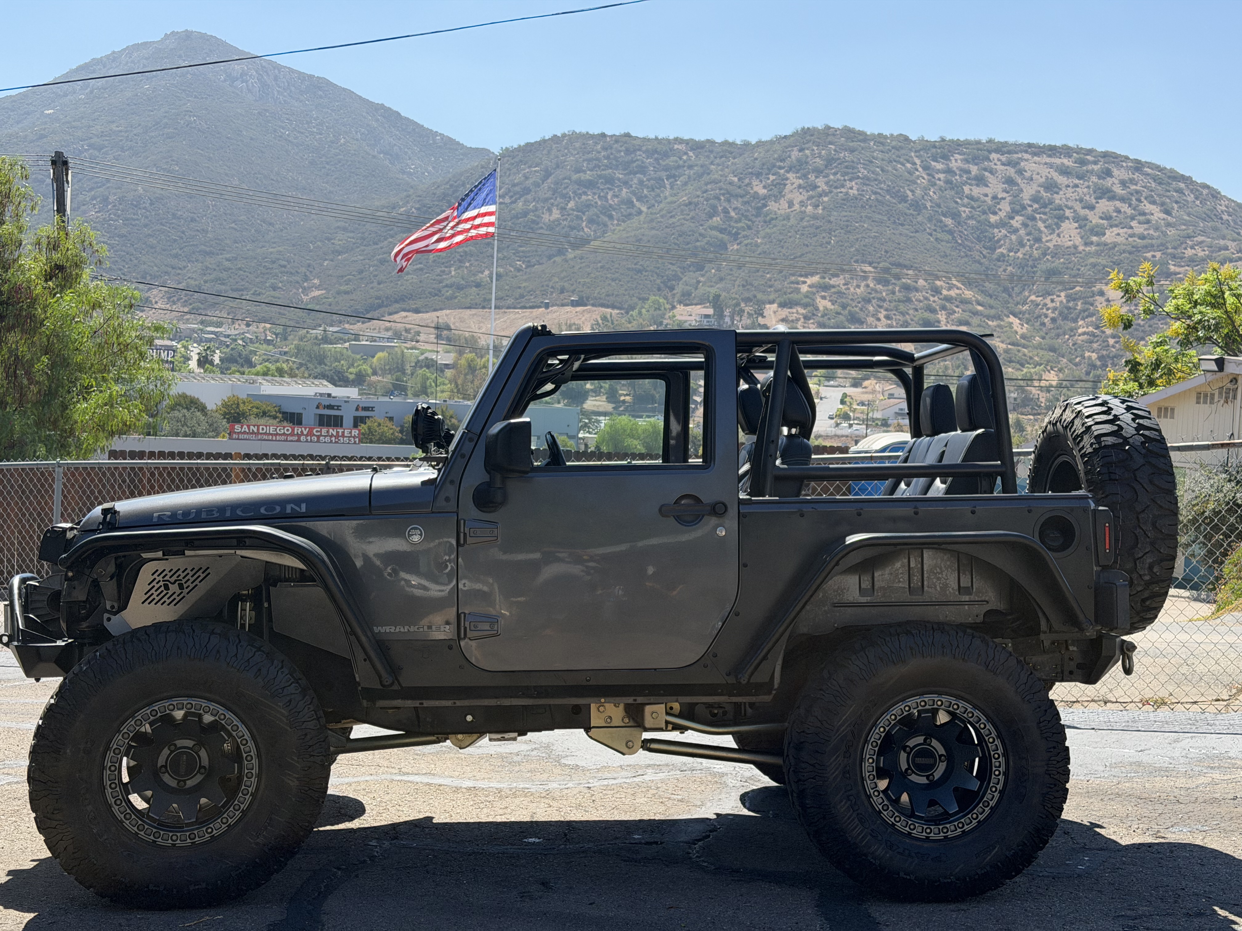 Used 2014 Jeep Wrangler Rubicon w/ Power Convenience Group AWD/4WD image 25
