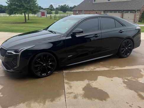 Used 2021 Cadillac CT4 V w/ Technology Package RWD image 9