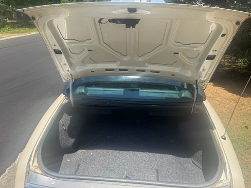 Used 1992 Buick Riviera Coupe FWD image 12