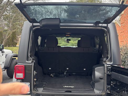 Used 2013 Jeep Wrangler Unlimited Sport AWD/4WD image 11