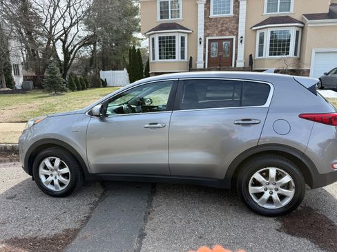 Used 2019 Kia Sportage LX image 5